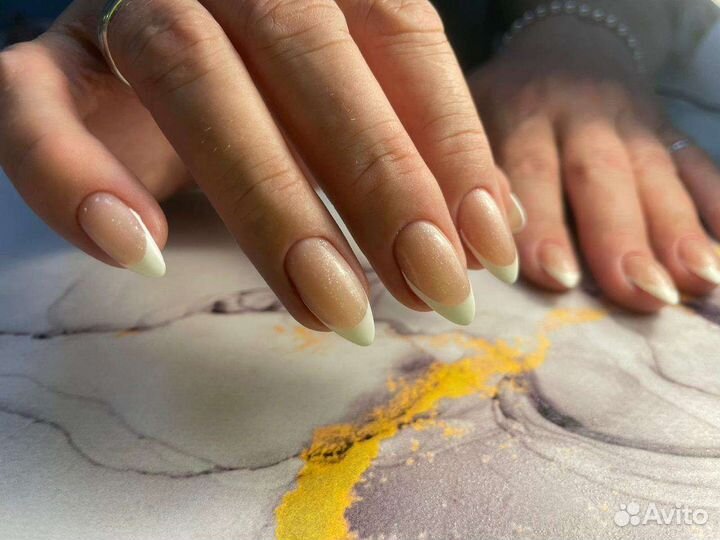 Маникюр и педикюр