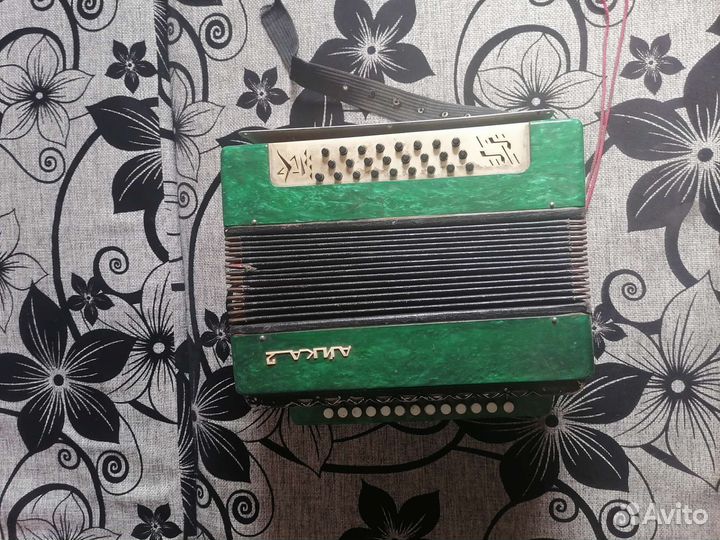 Гармонь Чайка-2