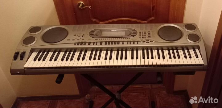 Новый синтезатор Casio WK1800 с подставкой