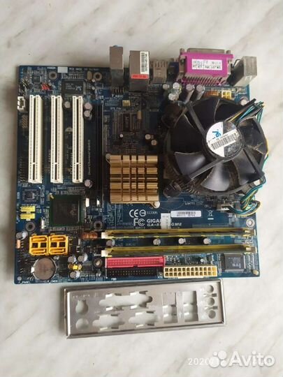 Материнская плата с процессором и памятью