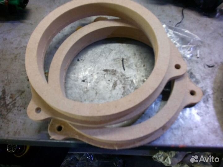 Проставки под динамики, подиумы