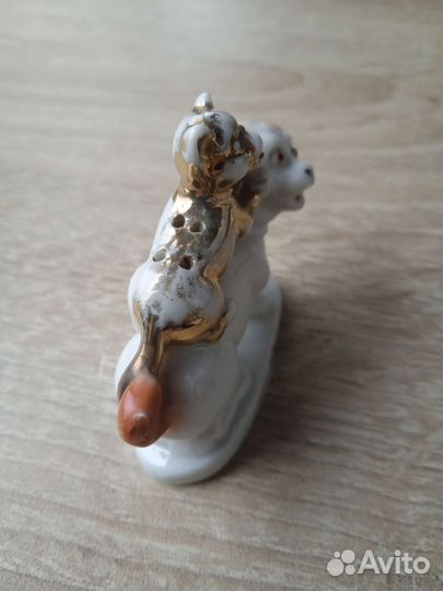 Статуэтка фарфоровая (солонка). Европа