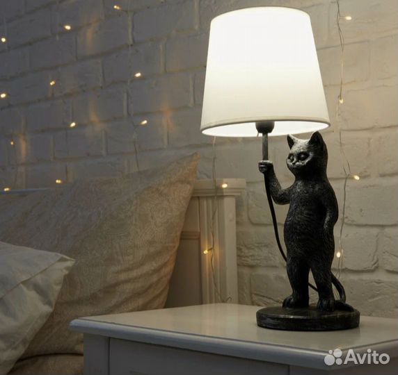 Лампа новая кот