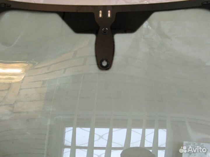 Лобовое ветровое стекло Форд Фокус 3 2011 - нв