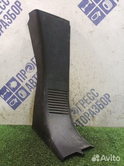 Накладка багажника задняя правая Ford Fusion