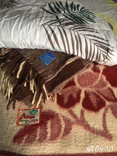 Пледы и одеяло