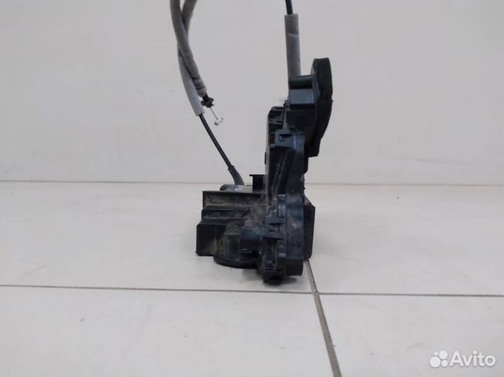 Замок двери передней левой Volkswagen Tiguan 2017