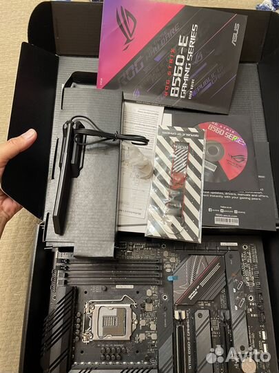 Материнская плата Asus ROG strix 85Б0-Е