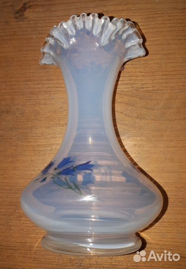 Ваза опаловое стекло. сccp 1960 - 1970 гг. 20 век