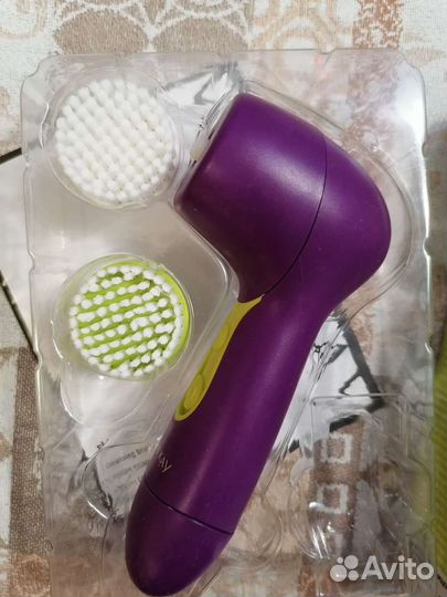 Щетка для чистки лица Mary Kay