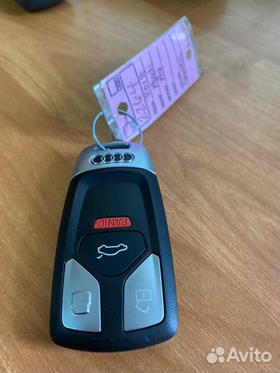 Ключ-карта Audi A4 B9 (8W)