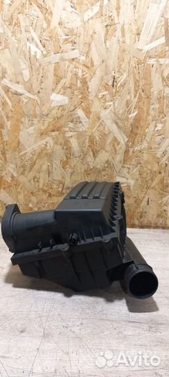 Корпус воздушного фильтра Skoda Octavia (A5 1Z)