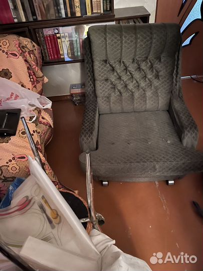 Шкаф бу и кресла