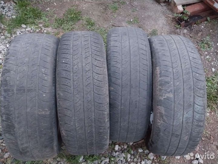 Cooper CS4 Touring 215/65 R17 99T