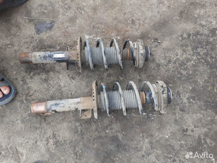 Передние стойки Skoda Fabia