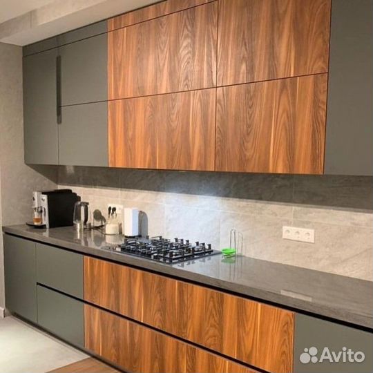 Кухонный гарнитур из дерева / Кухня под заказ