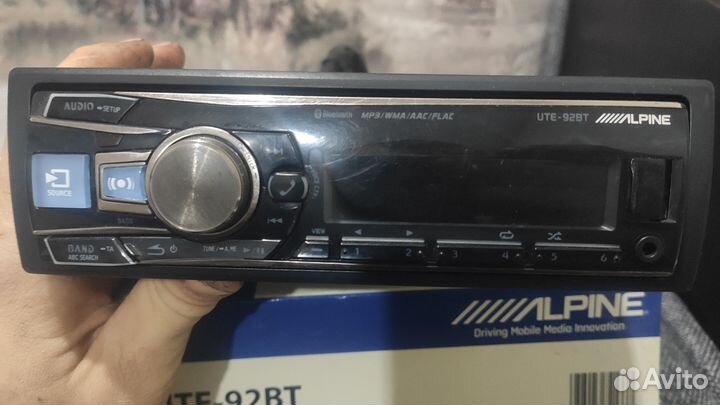 Alpine UTE-92BT