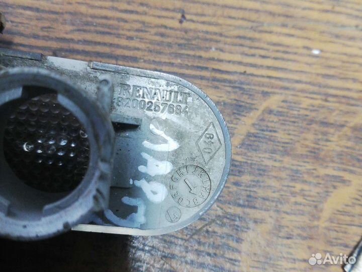 Повторитель поворота Лада Ларгус