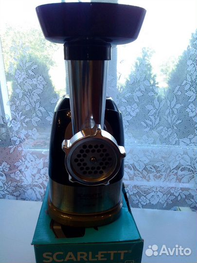 Мясорубка Scarlett новая