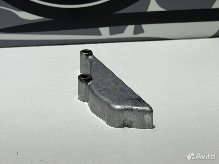 Кожух цепи масляного насоса Suzuki GSF 400 Bandit