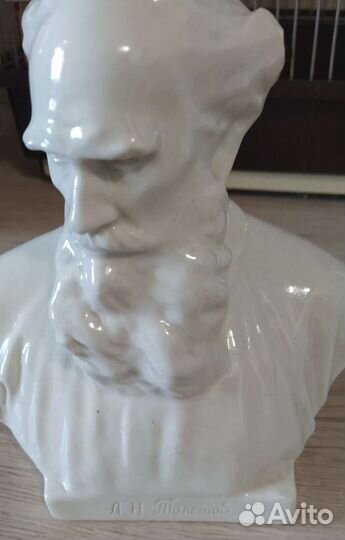 Бюст Л.Толстого