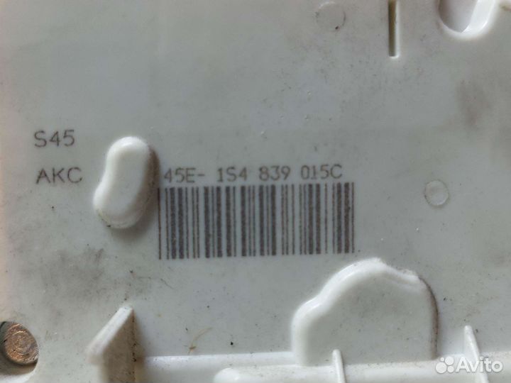 Замок задней левой двери Skoda Fabia 2