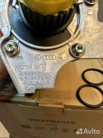 Помпа водяной насос 06H 121 026 VAG