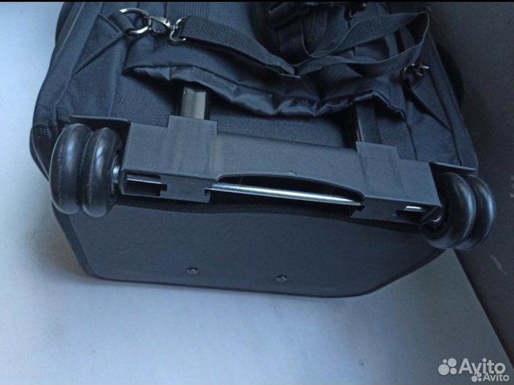 Переноска для собак на колесах в самолёт