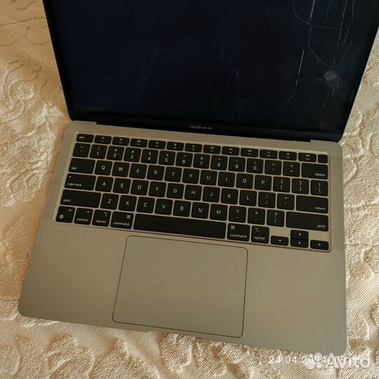 Macbook air 13 2020 m1