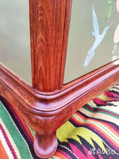 Прикроватные тумбы