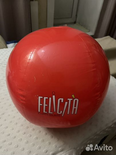 Надувной мяч