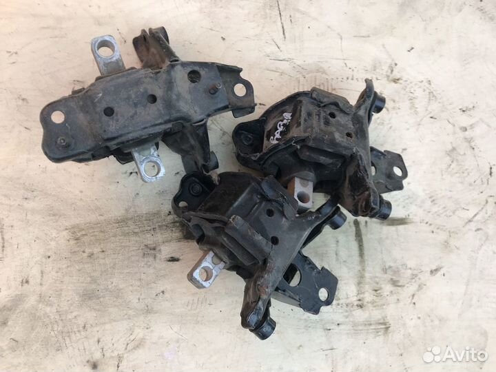 Подушки двигателя на Шкода фабия 2
