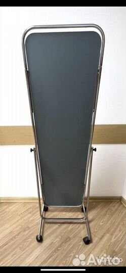 Зеркало напольное на колесиках
