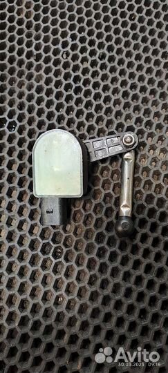 Датчик положения кузова 1T0907503