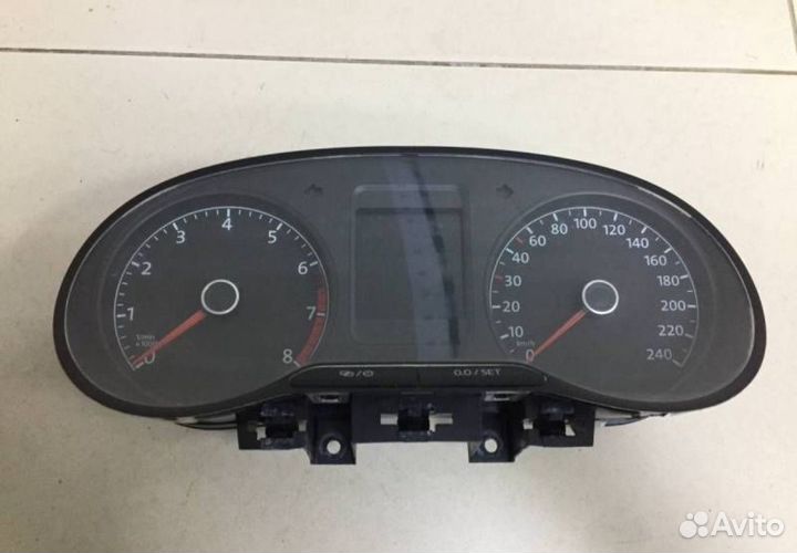 Панель приборов на volkswagen polo sedan 2011