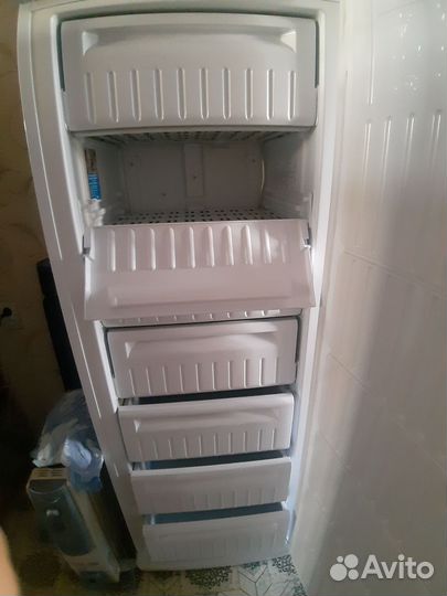 Морозильная камера indesit SFR 167