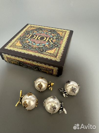 Серьги пчелки пусеты с жемчугом эстетика Dior