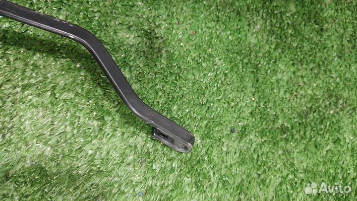 Поводок стеклоочистителя левый Nissan X-Trail T30