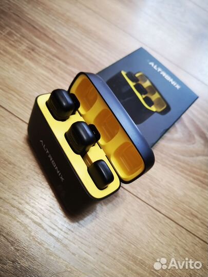 Беспроводной петличный микрофон