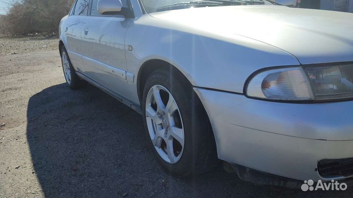 Audi A4 1.8 МТ, 2001, 559 200 км
