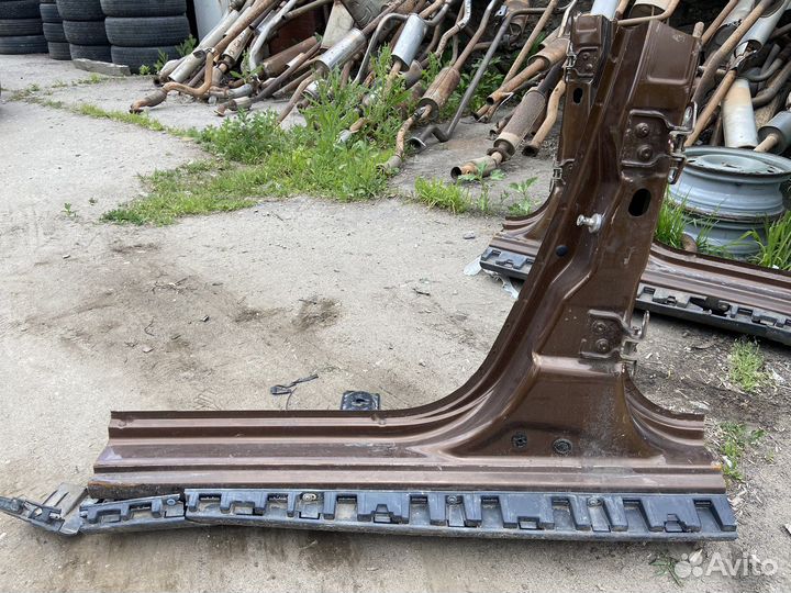 Порог левый Renault Duster 1