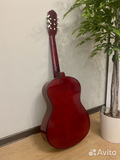 Классическая гитара 