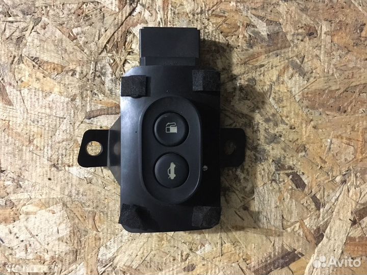 Кнопка открывания багажника Хонда легенд 4