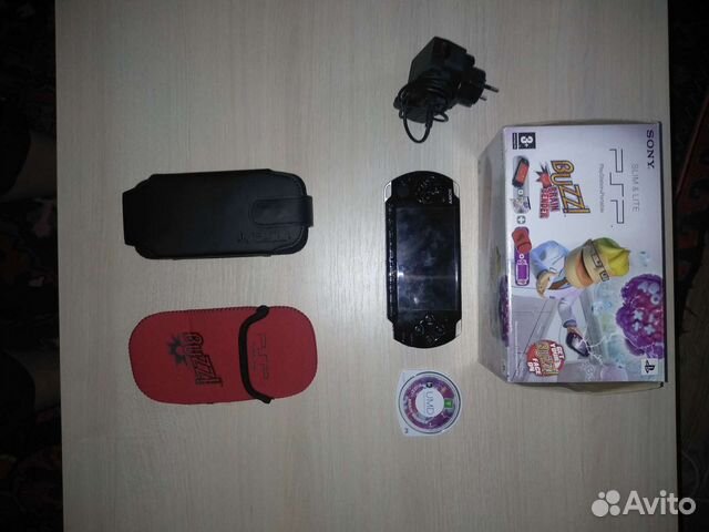 Портативная игровая приставка psp