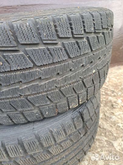 Dunlop Graspic DS2 215/45 R17 и 235/45 R17 93Q