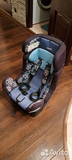 Детское автомобильное кресло siger