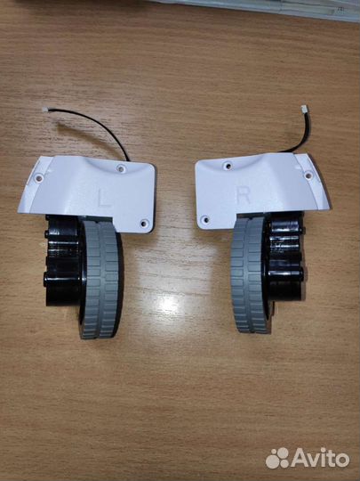 Колесо для робота Пылесоса iBoto SmartX610G Новые