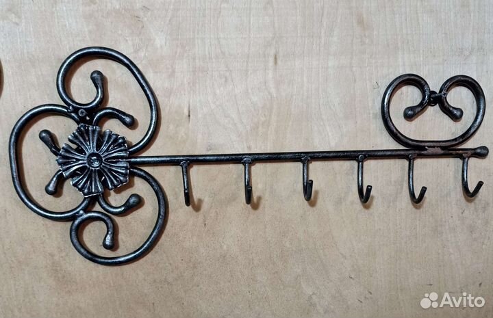 Ключница настенная металлическая