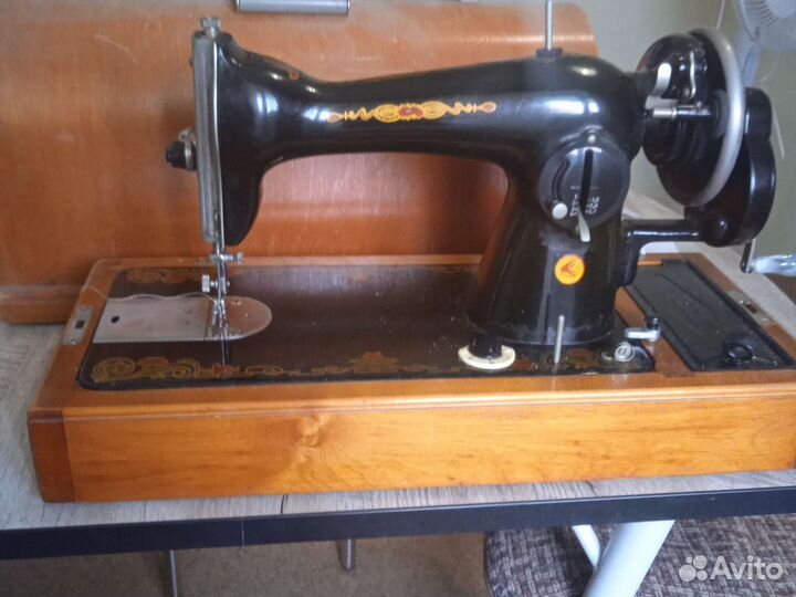 Швейная машина Чайка 2