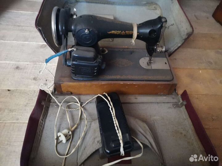 Швейная машина Подольск с электроприводом